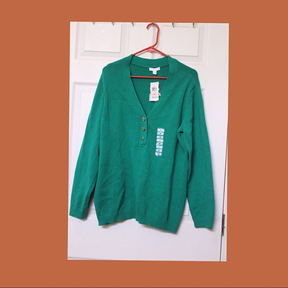 Charter club Green sweater w/ gold Accent buttons
